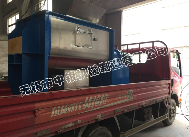 中銀1000L螺帶混合機發往河北